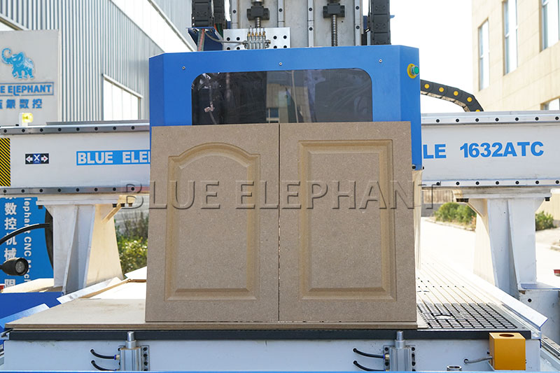 數(shù)控開(kāi)料機(jī)